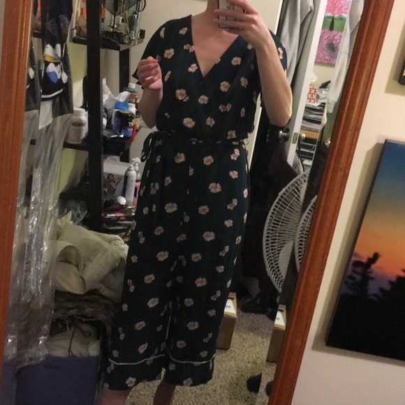 Faux wrap jumpsuit - Picture 2 of 3